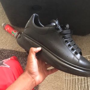 Alexander McQueens size 8 all black good condition worn only like 3 times